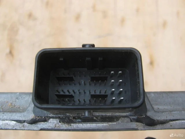 Блок управления двигателем для Nissan X-Trail T31 RU 2007-2014 на фотографиях