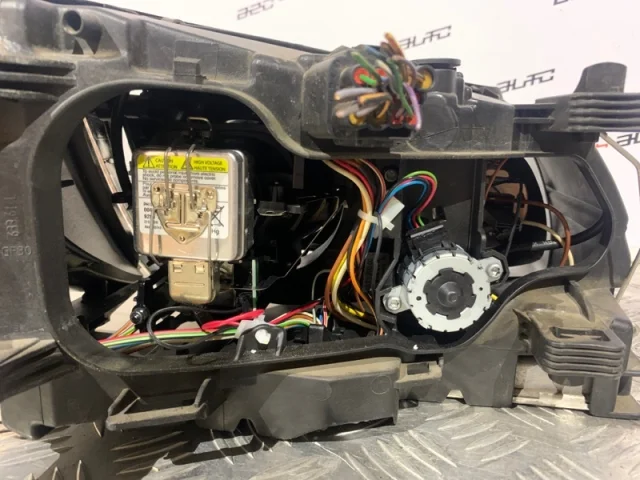 Фара левая для Volvo XC70 BZ 2007-2016 на фотографиях