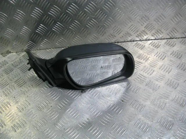 Стекла и зеркала для Mazda 3 BK Хэтчбек 2003-2009 на фотографиях