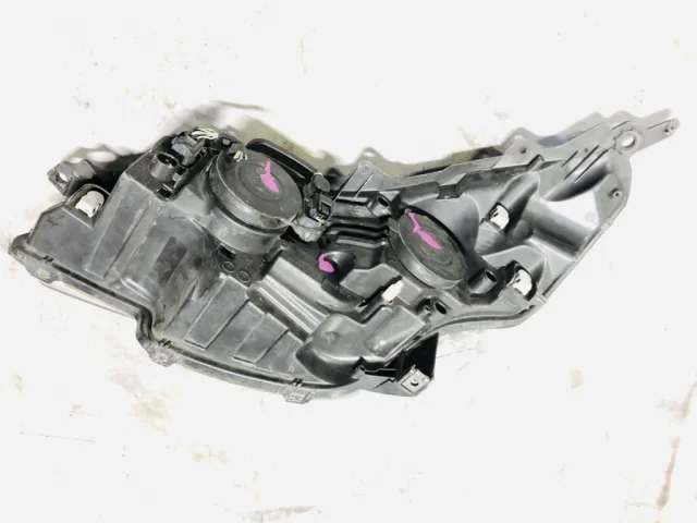 Фары для Peugeot 508 Седан 2011-2018 на фотографиях