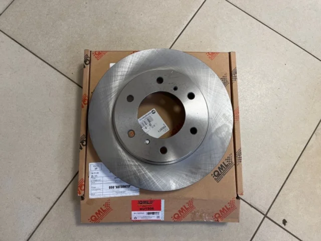 Диски тормозные передние (комплект) для Mitsubishi Pajero Sport KH0 2008-2013 на фотографиях