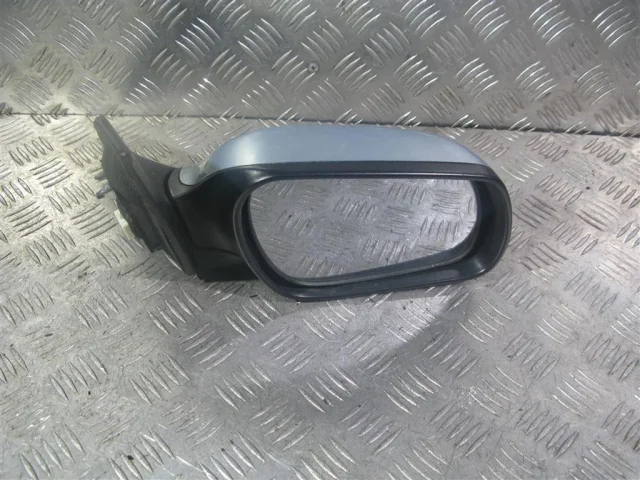 Стекла и зеркала для Mazda 3 BK Хэтчбек 2003-2009 на фотографиях