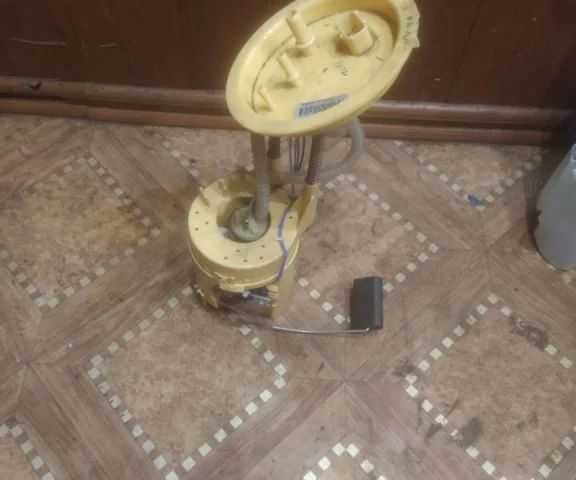 Топливный насос для BMW X3 F25 2010-2017 на фотографиях