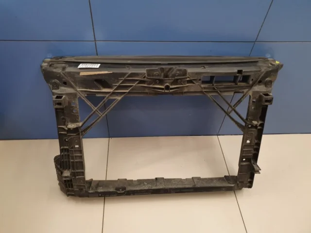 Панель радиатора (телевизор) для Skoda Rapid I rest NH3 2017-2020 на фотографиях