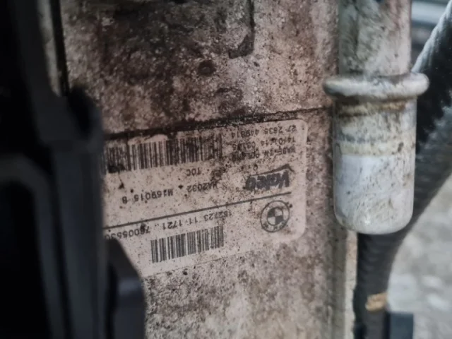 Панель радиатора (телевизор) для BMW 3er F30 2011-2019 на фотографиях