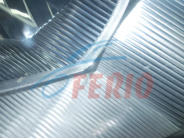 Фары для Nissan Tiida C11 Хэтчбек 2007-2014 на фотографиях