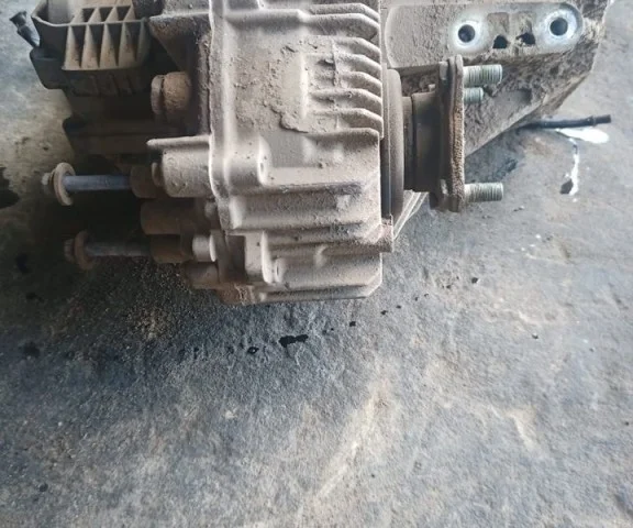 Раздатка для Lexus LX J200 2007-2015 на фотографиях