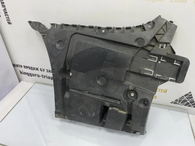 Кронштейн заднего бампера левый для BMW 5er G30 2016-2023 на фотографиях