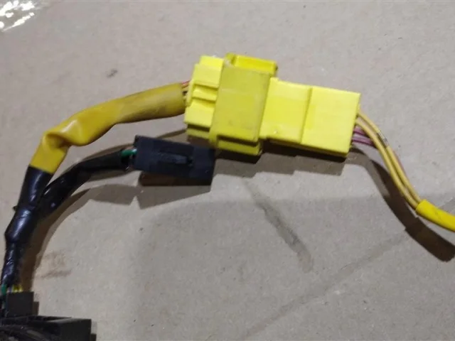 Подрулевой шлейф для Mitsubishi Outlander III GF0W 2012-2016 на фотографиях