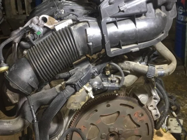 Двигатель без навесного для Citroen Berlingo 2 B9 Минивэн 2008-2016 на фотографиях