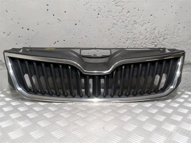 Решетка радиатора для Skoda Rapid I NH3 2012-2017 на фотографиях