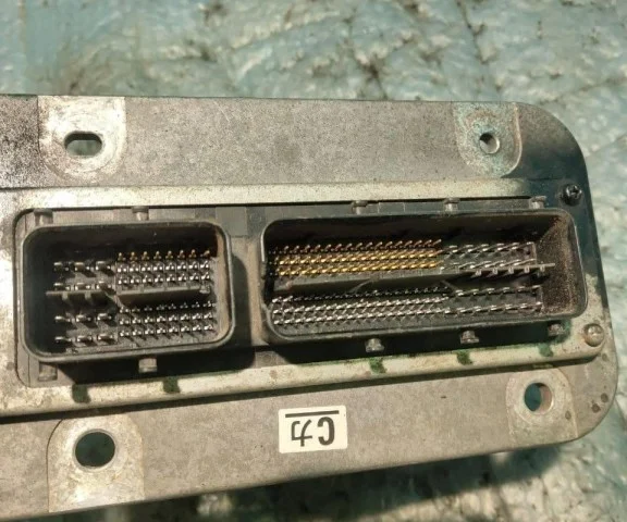 Блок управления двигателем для Toyota Land Cruiser 200 2007-2015 на фотографиях