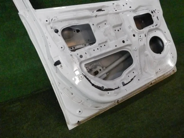 Дверь передняя левая для Hyundai Solaris 1 рестайлинг 2014-2017 на фотографиях