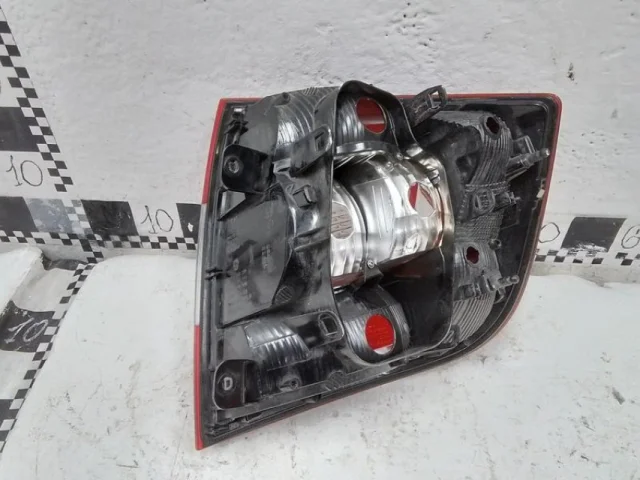 Фонарь внешний левый для Skoda Rapid I rest NH3 2017-2020 на фотографиях