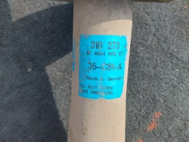 Амортизатор передний левый для BMW 5er Е60 2003-2010 на фотографиях