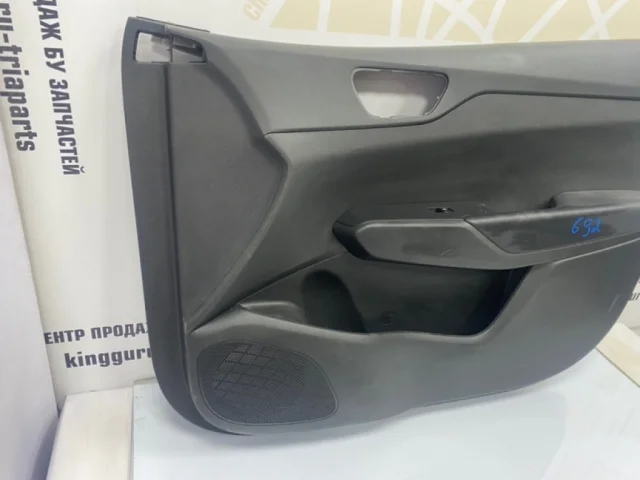 Уплотнитель передней правой двери для Hyundai Solaris 2 (2017-2022) на фотографиях