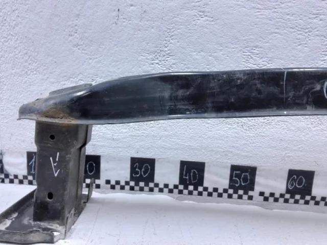 Усилитель переднего бампера для Skoda Rapid I NH3 2012-2017 на фотографиях