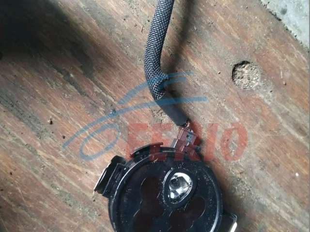 Стекла и зеркала для Nissan Qashqai J10 2006-2013 на фотографиях