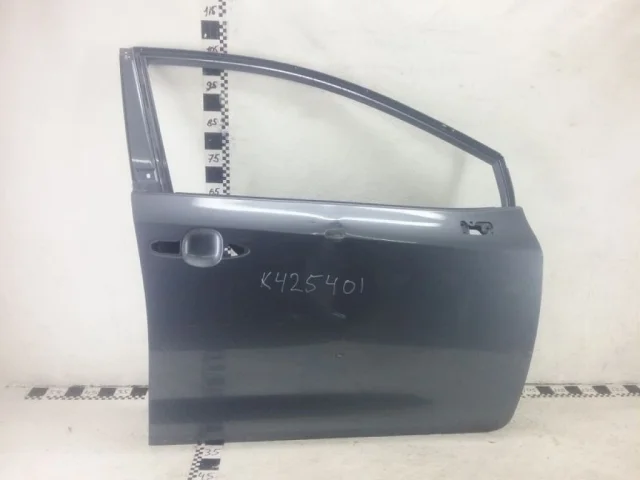 Двери для Toyota Corolla E210 Седан (RU) 2019+ на фотографиях