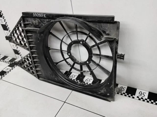 Вентилятор радиатора охлаждения ДВС для Skoda Rapid I rest NH3 2017-2020 на фотографиях