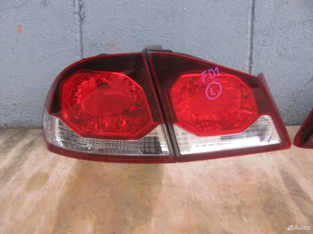 Фонарь левый для Honda Civic FA 2005-2010 седан на фотографиях