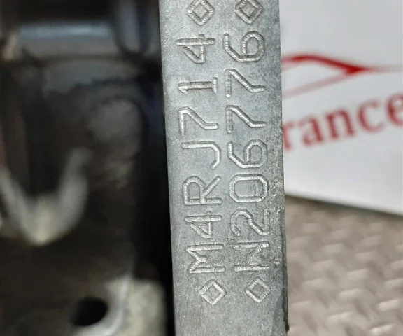 Двигатель без навесного для Renault Megane Хэтчбек 5 KZ 2008-2012 на фотографиях