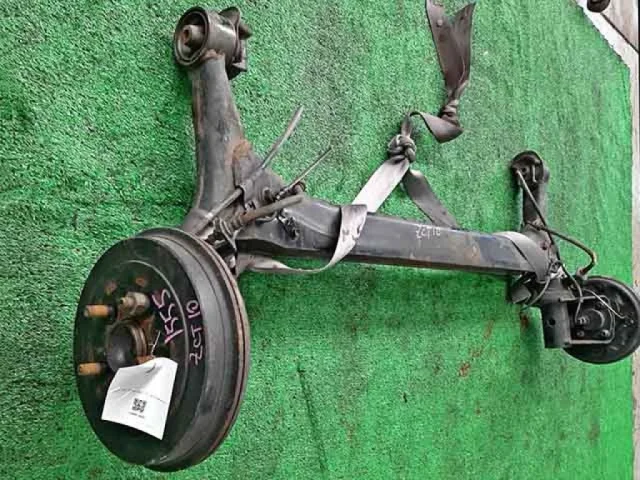 Задняя балка для Toyota Corolla E120/E130 Седан 2000-2007 на фотографиях