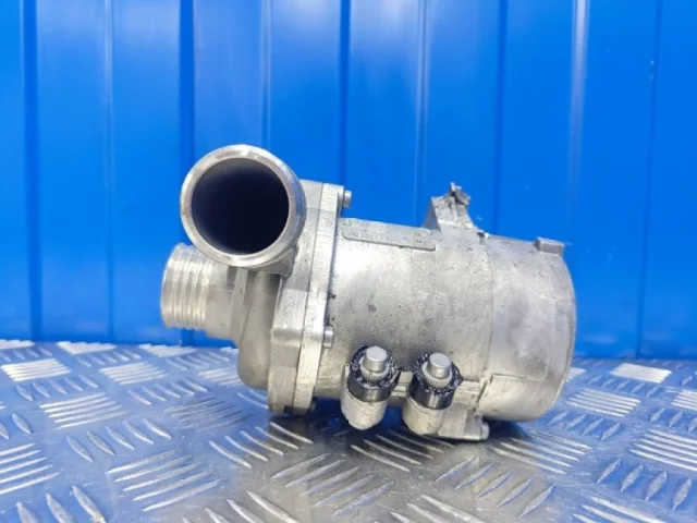 Насос охлаждающей жидкости ДВС(Помпа) для BMW X3 Е83 2003-2010 на фотографиях