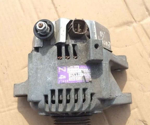 Генератор для Toyota Corolla E140/E150 Седан 2006-2013 на фотографиях