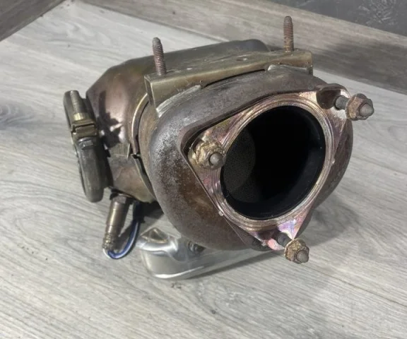 Катализатор для Volvo XC90 II L 2014-2019 на фотографиях