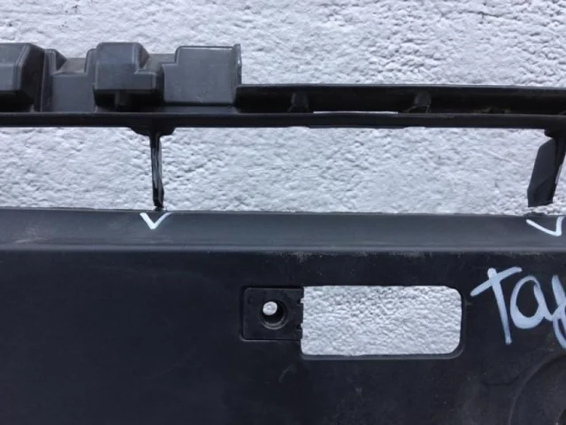 Решетка радиатора для Toyota Corolla E210 Седан (RU) 2019+ на фотографиях