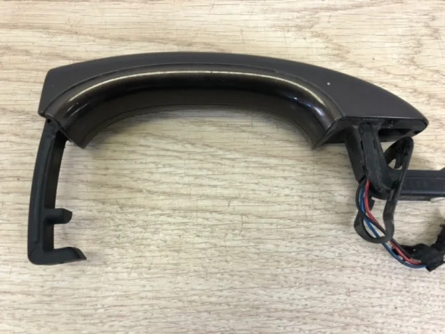 Ручка двери передняя правая внешняя для Audi Q7 4L 2005-2015 на фотографиях