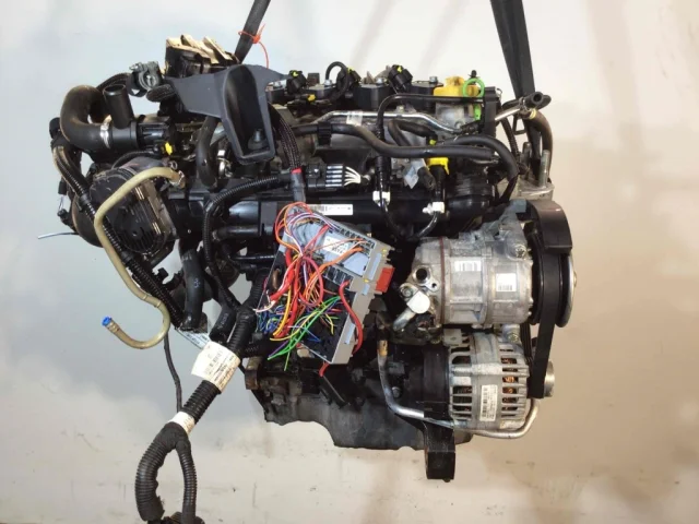 Двигатель для Fiat Linea 323 2007-2012 на фотографиях