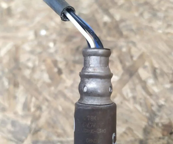 Лямбда-зонд (второй) для Suzuki Grand Vitara 3dr 2005-2016 на фотографиях