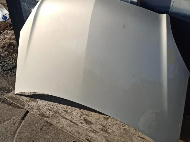 Капот для Opel Zafira B 2005-2015 на фотографиях