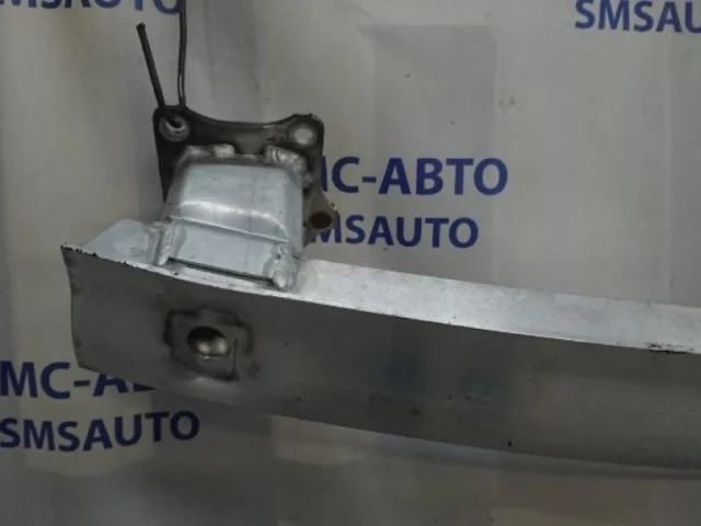 Усилитель заднего бампера для Audi A6 C7 2010-2018 на фотографиях