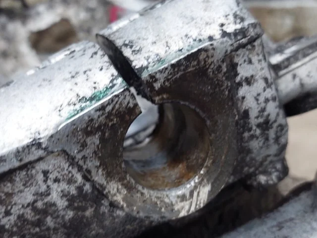 Кулак поворотный левый для Land Rover Range Rover Evoque L538 2011-2015 на фотографиях