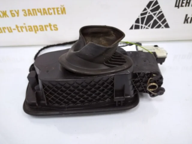 Лючок топливного бака для BMW X3 F25 2010-2017 на фотографиях