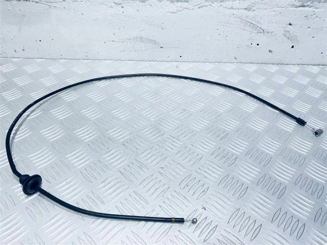 Трос замка капота для Skoda Rapid I NH3 2012-2017 на фотографиях
