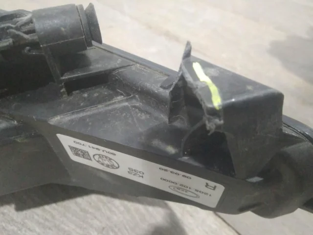 Противотуманка (ПТФ) передняя правая для Skoda Rapid II 2020+ на фотографиях