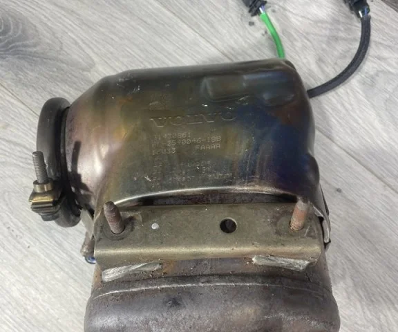 Катализатор для Volvo XC90 II L 2014-2019 на фотографиях