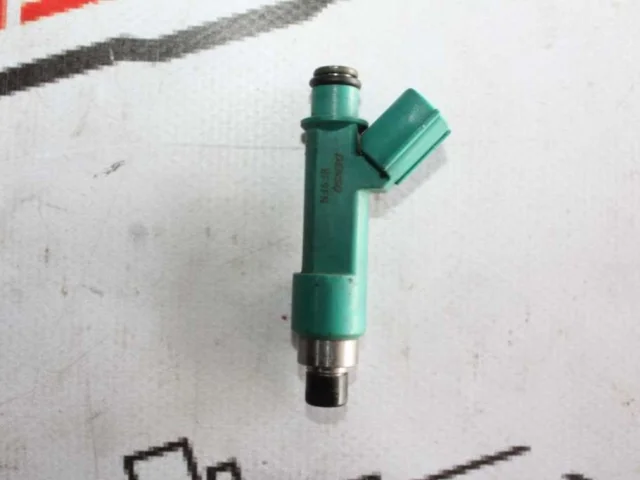 Форсунка топливная для Suzuki Grand Vitara 2005-2014 на фотографиях