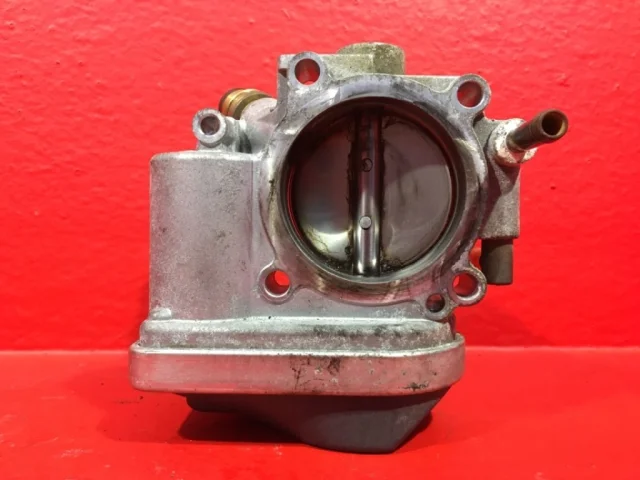 Дроссельная заслонка для Opel Zafira B 2005-2015 на фотографиях