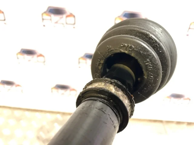 Привод передний левый для Volkswagen Passat (B6, Typ 3C) 2005-2010 на фотографиях