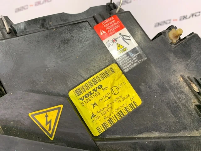 Фара левая для Volvo C30 MK 2006-2013 на фотографиях