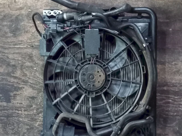 Вентилятор радиатора охлаждения ДВС для BMW 3er Е36 Compact 1994-2000 на фотографиях