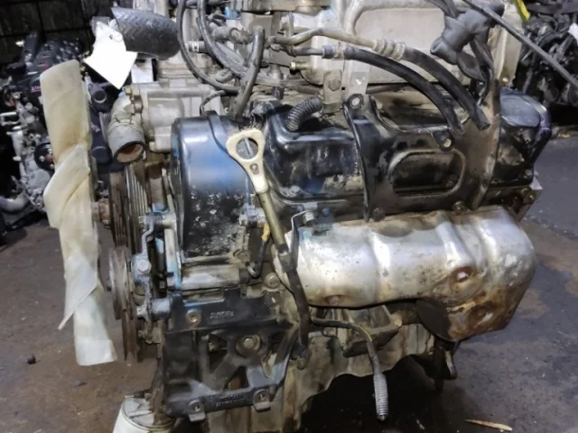 Двигатель без навесного для Mitsubishi Pajero V20 3dr 1990-2000 на фотографиях