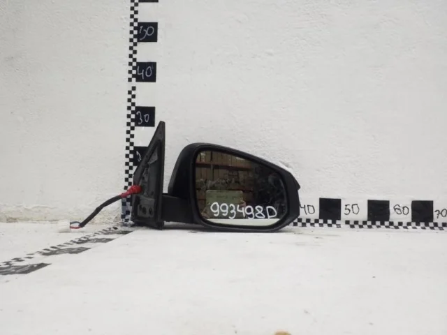 Зеркало заднего вида (в салоне) для Toyota RAV4 XA40 rest 2015-2019 на фотографиях