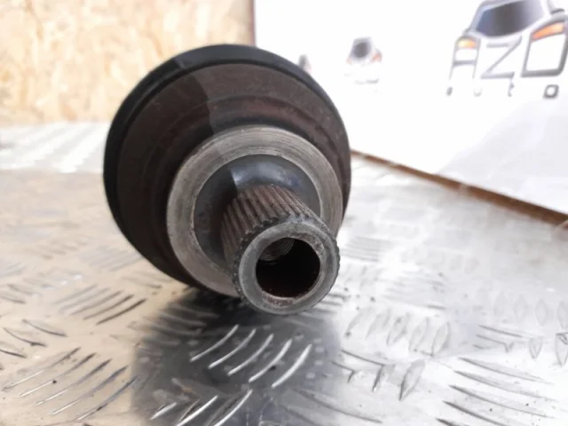 Привод передний левый для Volkswagen Passat (B6, Typ 3C) 2005-2010 на фотографиях