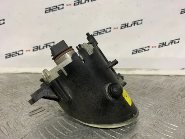 Противотуманка (ПТФ) передняя правая для Volvo C30 MK 2006-2013 на фотографиях